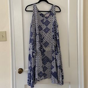 Flowy blue and white dress with pockets